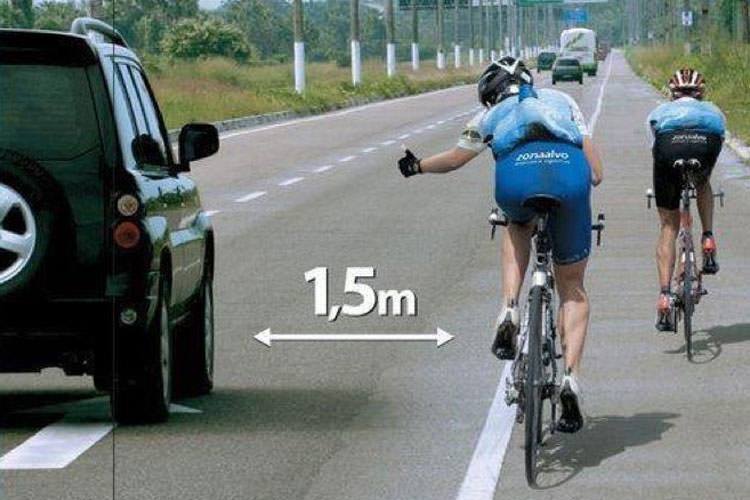 Luxemburgban május elsejétől kötelező lesz betartani a másfél méteres oldaltávolságot a gépjárművezetőknek