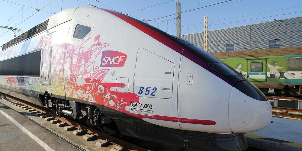 A TGV Sud Ouest új arca. A miskolci villamoson is láthatjuk, hogy a matricázásnak hála, ma már ilyen járműarculat is elérhető