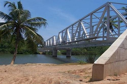 Az új vasúti híd a Nilvala Ganga felett<br>(forrás: International Railway Journal)