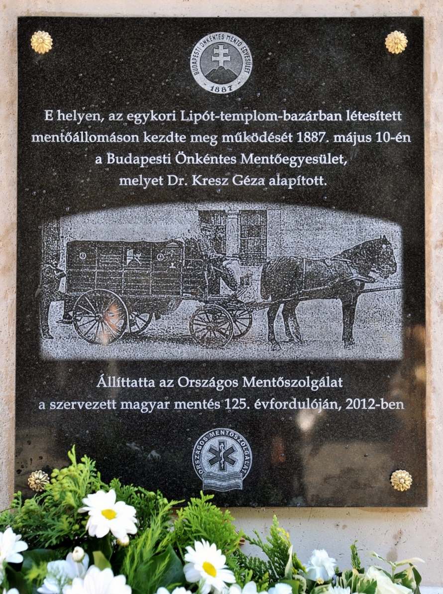 A BÖME első mentőállomása helyén emléktáblát avattak<br>(fotó: Máthé Zoltán MTI)