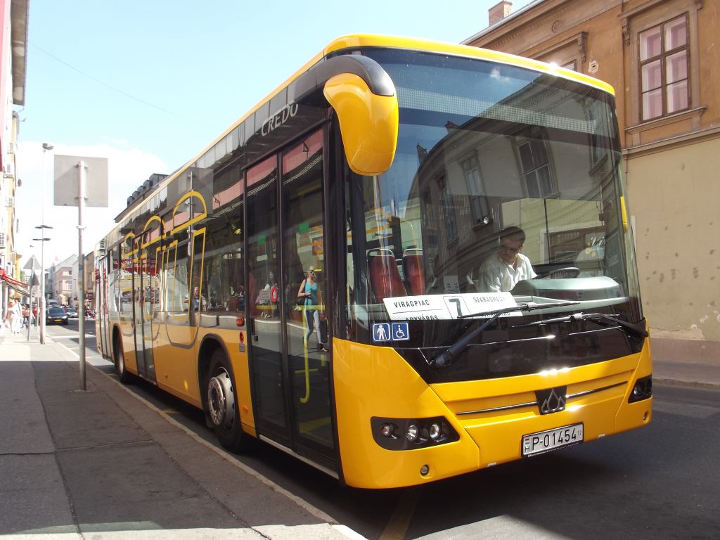 A 900. Credo autóbusz tesztüzeme Győrben<br>A képre kattintva galéria nyílik!<br>(fotók: Takács Zsolt)