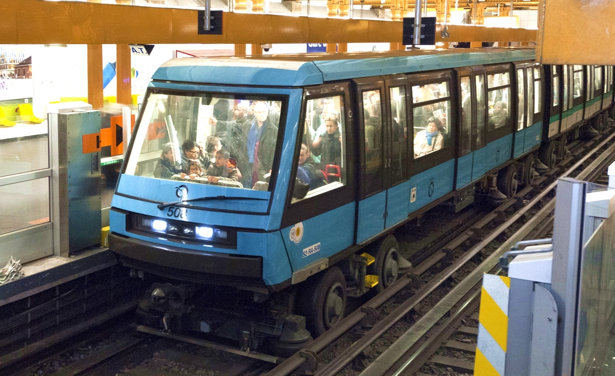 Automata szerelvény a párizsi 1-es metróvonalon (fotó: RATP)