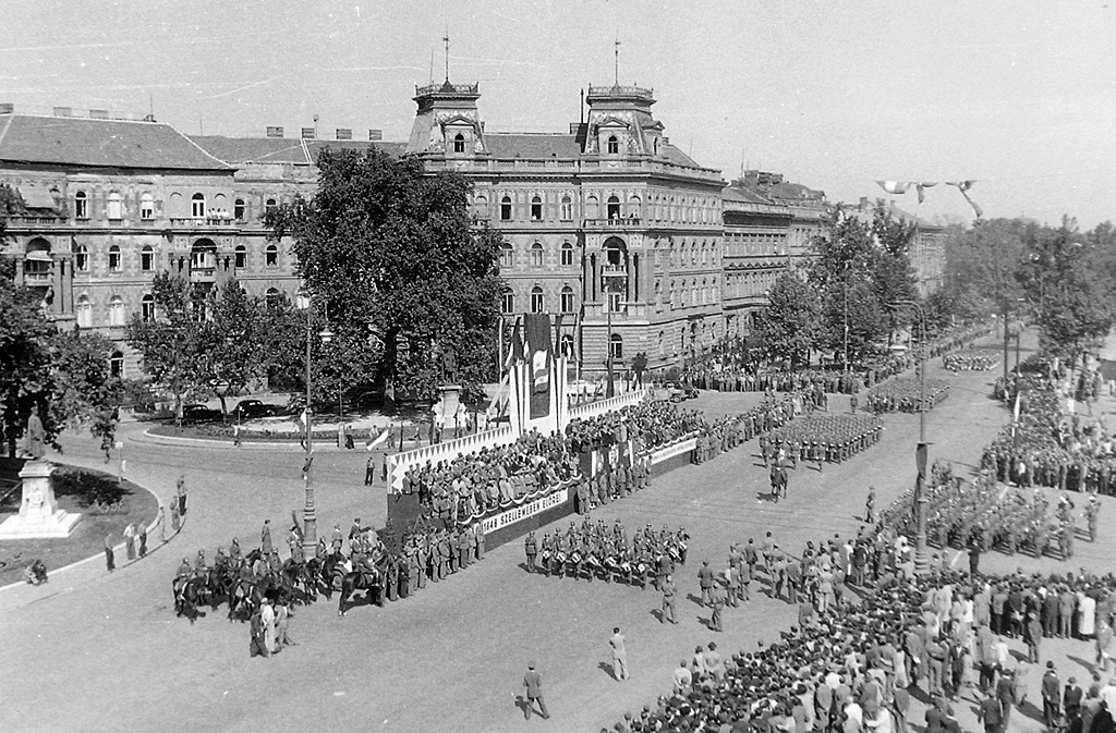 Kodály Körönd, az 1848-as forradalom és szabadságharc centenáriumi ünnepsége<br>A képre kattintva fotógalériánk nyílik meg