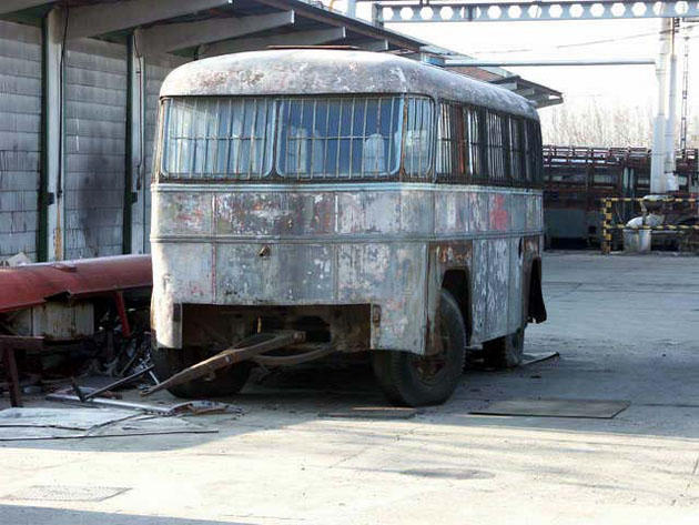 A 923-as pótkocsi a Sallai főműhelyben<br>(fotó: Tildy Tibor)<br>A képre kattintva az ÁMG pótkocsikról készült galériánkat tekinthetik meg.