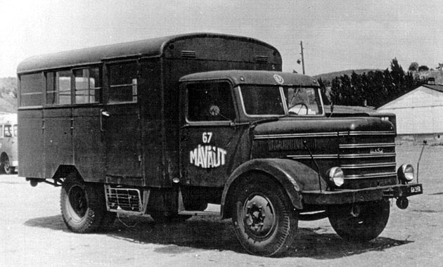 Az ÁMG Csepel alvázas autóbusza, a híres fakarusz<br>(forrás: Losonczy Miklós gyűjteménye)<br>A képre kattintva az ÁMG járműveiről készült galériánkat tekinthetik meg