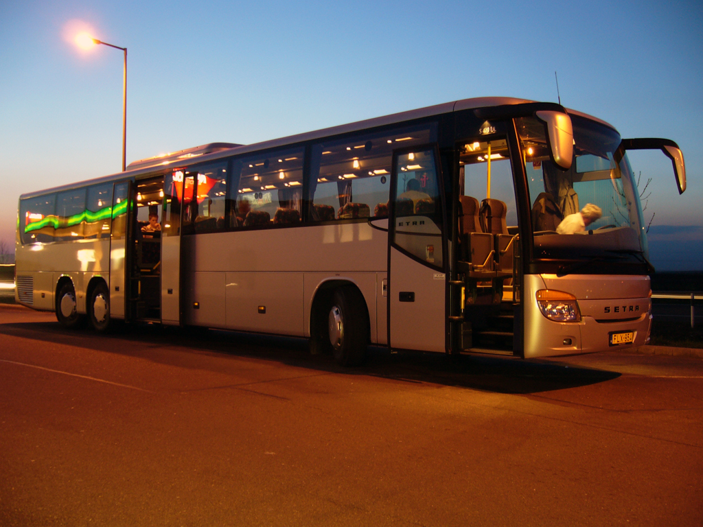 Bárhogy is történjen, de a szabolcsiak nem maradnak busz nélkül. A Transtour buszai valószínűleg maradnak<br>(fotó: Zajácz János)