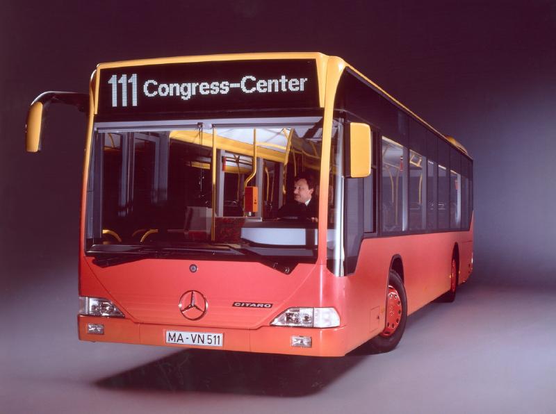 A prototípus 1997-ből<br>A képre kattintva galéria nyílik meg!<br>(fotók: Daimler Buses)