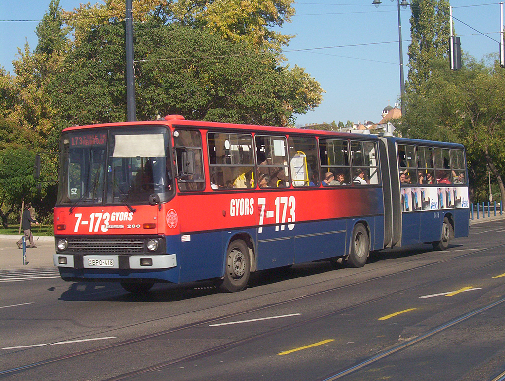 Az első „Gyros”, azaz a régi 7-173 arculatú autóbusz is a selejtezés sorsára jutott<br>(fotó: Óvári Péter)