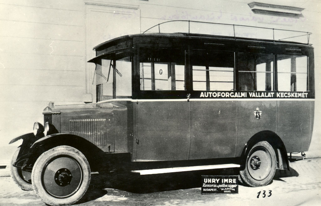 Uhry karosszériás autóbusz 1924-ből<br/>A képre kattintva galéria nyílik!<br/>(A külön nem jelölt képek a szerző gyűjteményéből származnak)