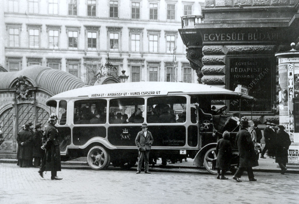 A kistarcsai kocsi a budapesti autóbusz-közlekedés indulásakor<br/>A képre kattintva galéria nyílik!<br/>(a külön nem jelölt képek a szerző gyűjteményéből származnak)