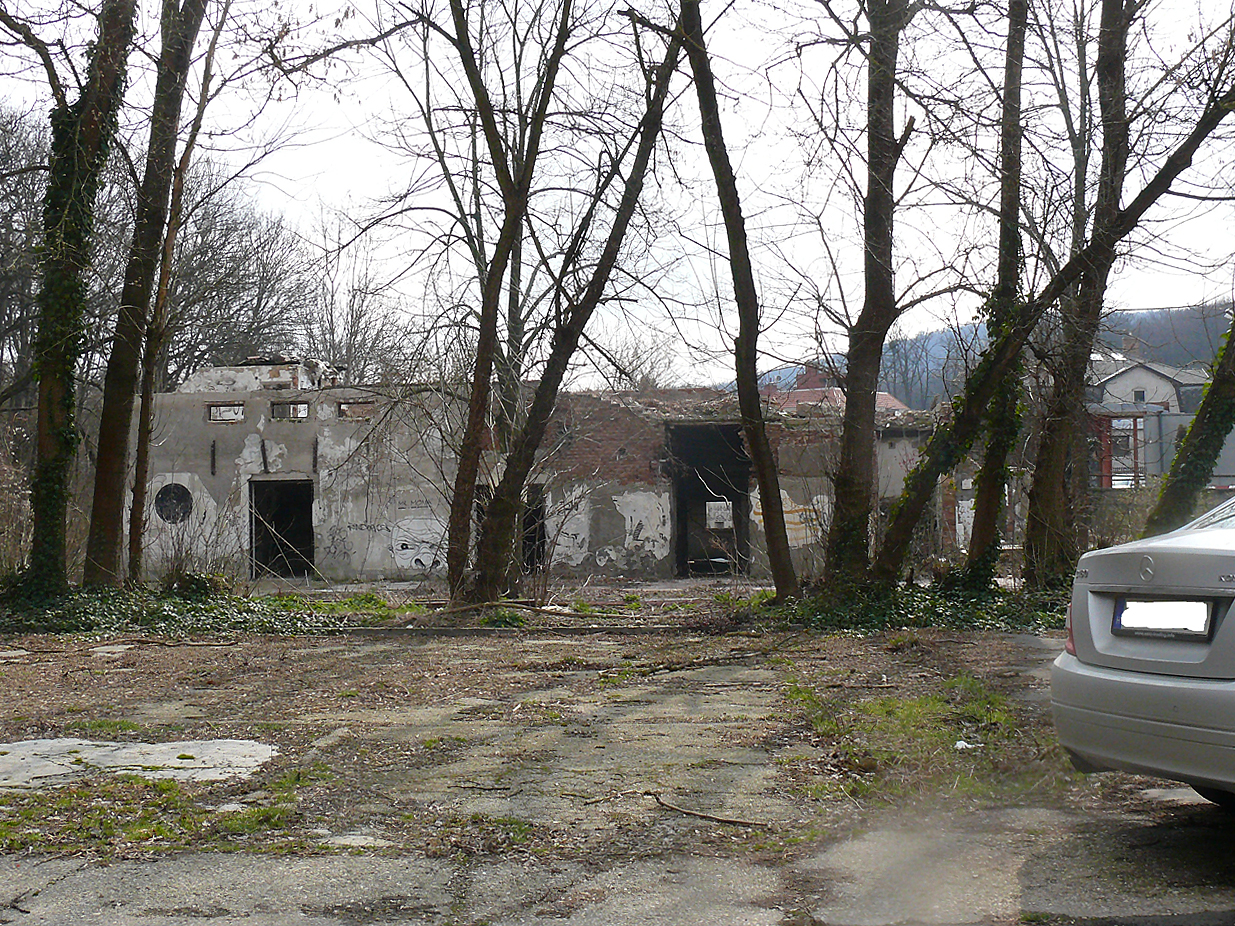 A Balázs vendéglő romjainak maradványai 2015 kora tavaszán (Kemsei Zoltán felvételei)