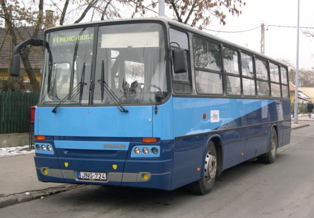 Ismeretem szerint az egyetlen hazai részlegesen alacsonypadlós 200-as: Ikarus 260E. A kocsi még jár, de hol van már a Ferenc busz.