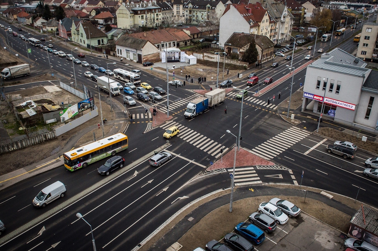 A nagyobb áteresztőképességű Mező utcai csomópont jelentősen felgyorsítja a környék forgalmát (fotó: NIF Zrt.)