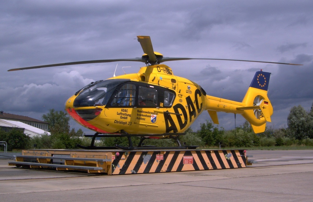 Cristoph 23: Németország alapvető mentőhelikopter-típusa az EC135 <br>(fotó: livien.org)
