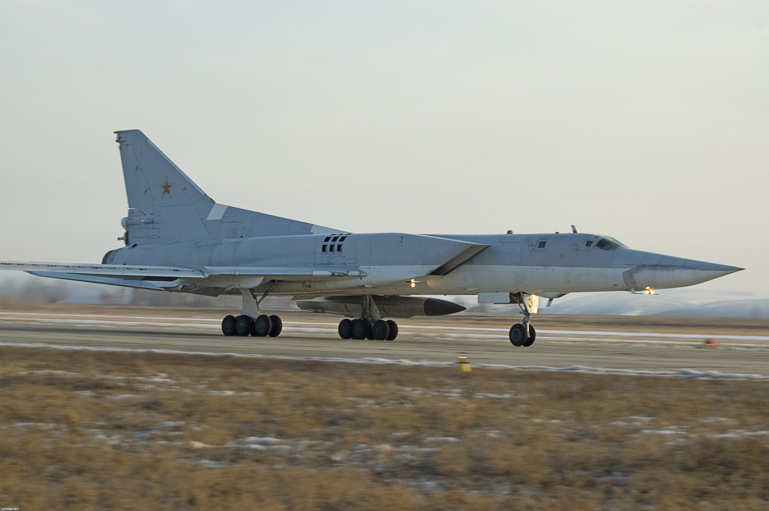 Lezuhant az orosz légierő egyik Tu-22M3-as bombázója, a balesetben ketten meghaltak (illusztráció: latoro.com)