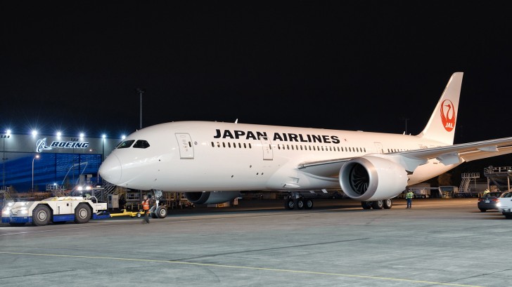 ...majd következett a JAL: mindkettő belföldi vonalakon is üzemelteti gépeit