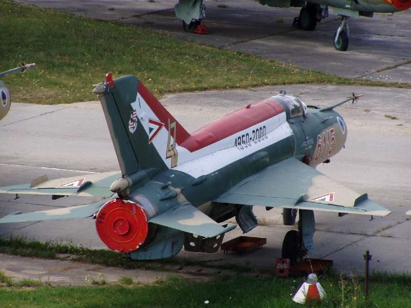 A 6115-ös díszfestésű MiG-21BiSz repülte a búcsúszóló repülést a kivonáskor