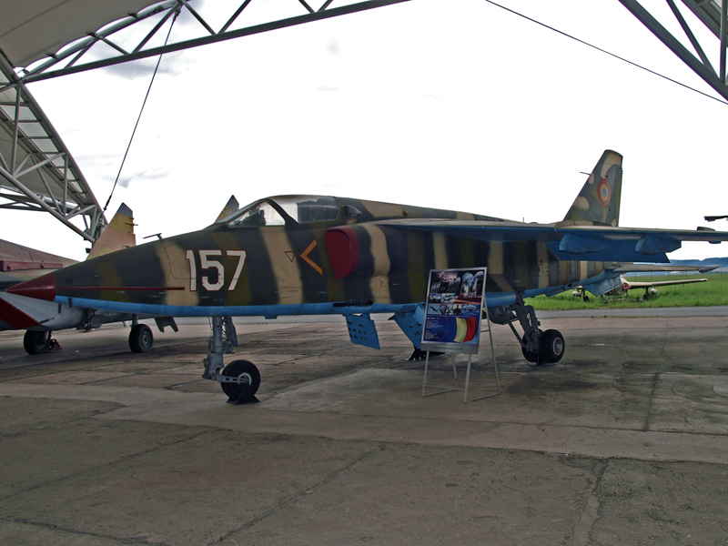 A JuRomból a Rom: a Romániában gyártott, egyébként Jaguár-ihletettségű harci gép