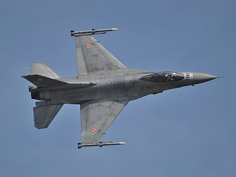 A mai lengyel légierő fő eszközei: az F-16-os...