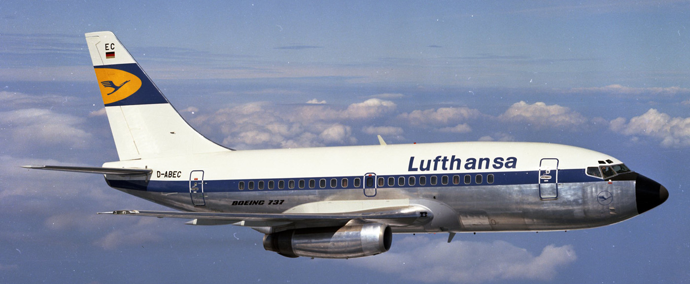 Az 1991-ben gyártott 737-300-as, amivel repültünk, ugyanazt a lajstromjelet kapta, mint a Lufthansa legelső 737-100-asa