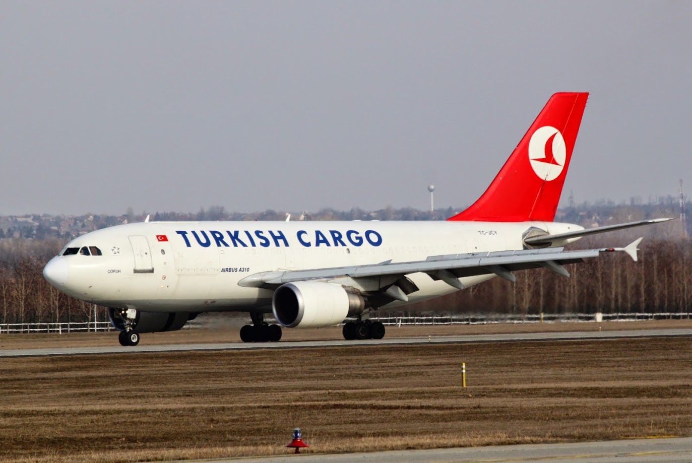 A Turkish is erősített, ez az egyik utasszállítóból átalakított Airbusa