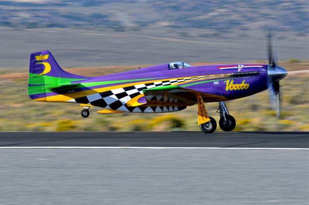 ...és korábbi festésében, a Reno repülőverseny unlimited győzteseként