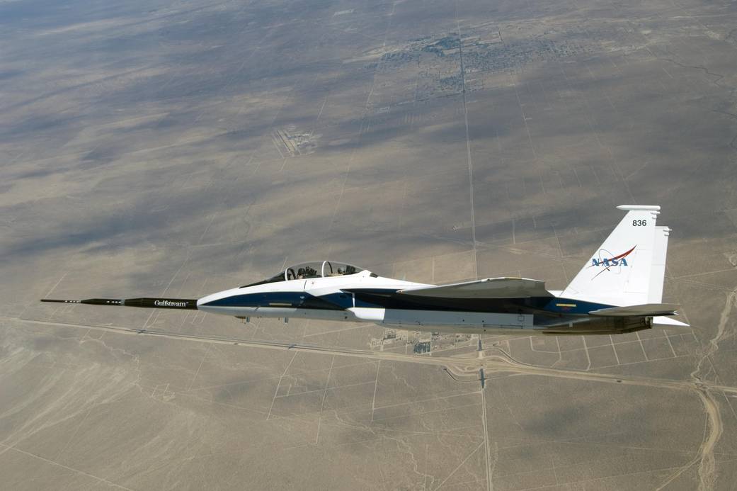 Egy régebbi NASA-kísérlet egy hosszú orrú F-15-össel