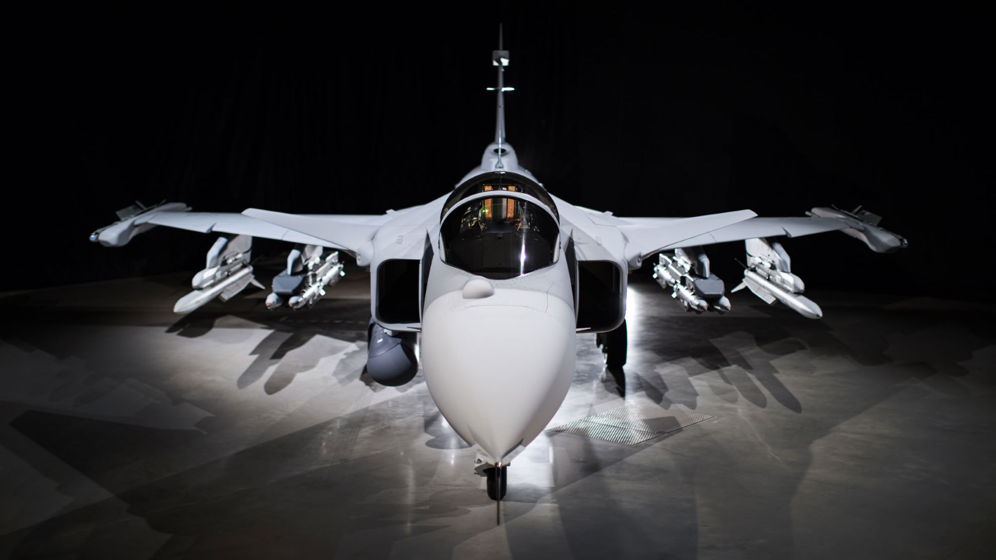 A szuper-Gripen finn és kanadai megrendelést remél (fotók: Saab)