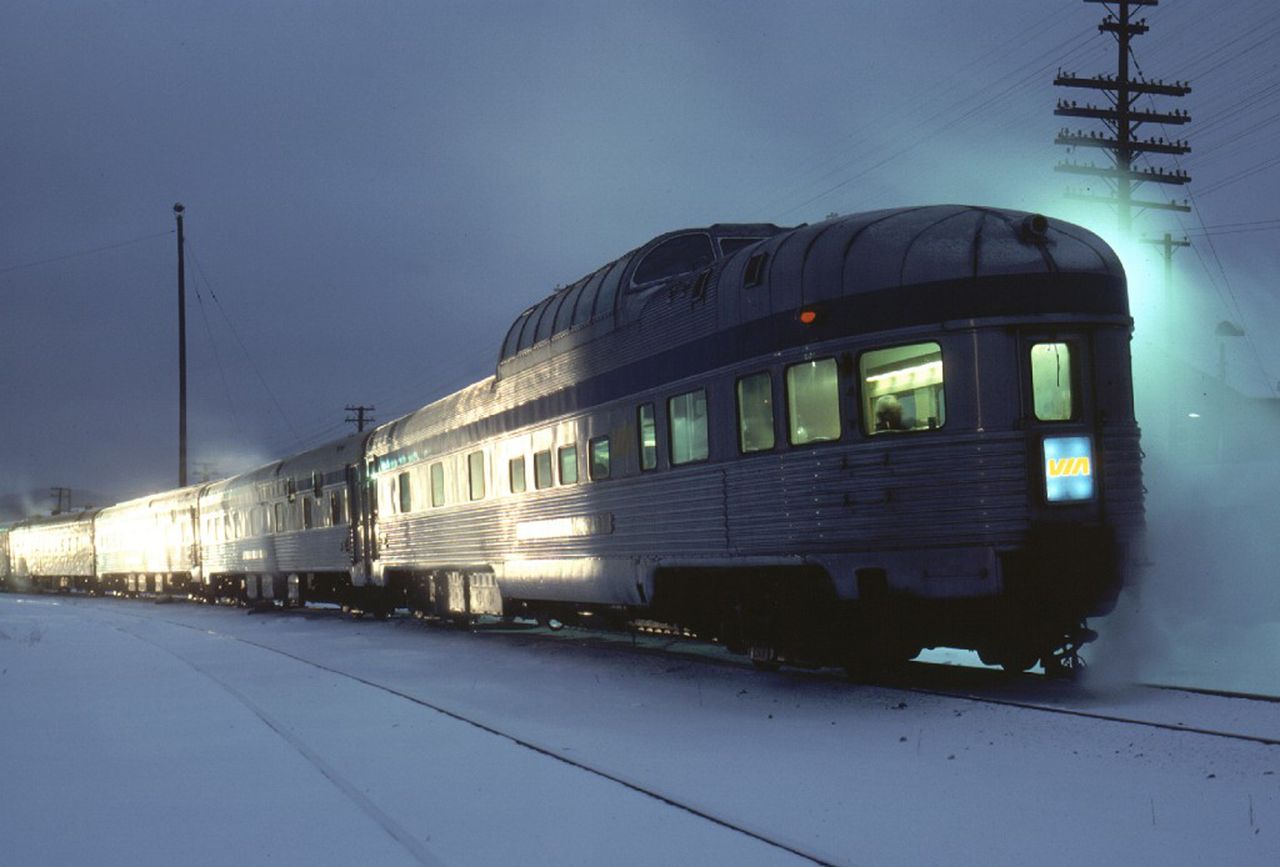 A Canadian 1982 egyik fagyos decemberi estéjén, az ontariói Sudbury állomásán. A képre kattintva galéria nyílik (fotó: Indóház-archív | railpixs.com)