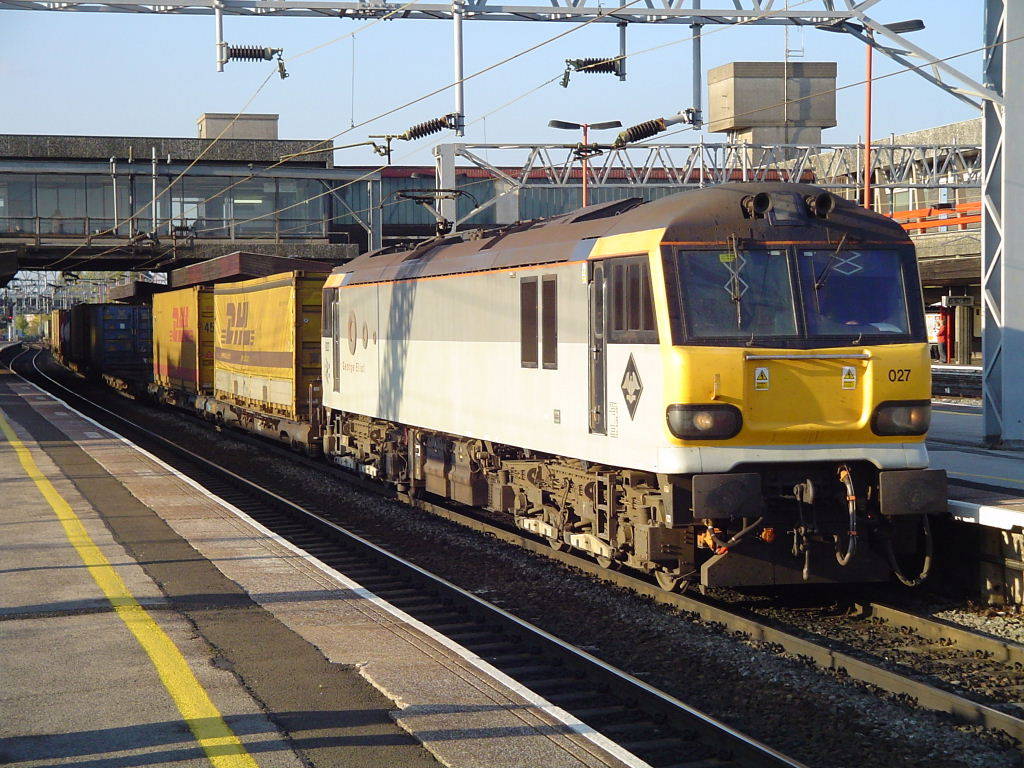 Ilyen, Class 92 típusú mozdony vontatta az úttörő tehervonatot a Csalagúton át Londonba<br>(Andrew Maycock felvétele)
