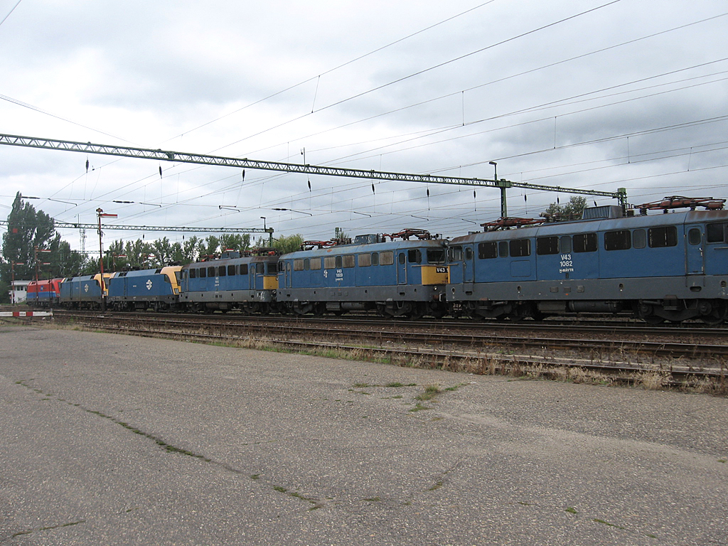 A menet elején a Rail Cargo Hungaria gépének és az első trakciós 1047-esnek a számát sajnos nem sikerült elcsípni...