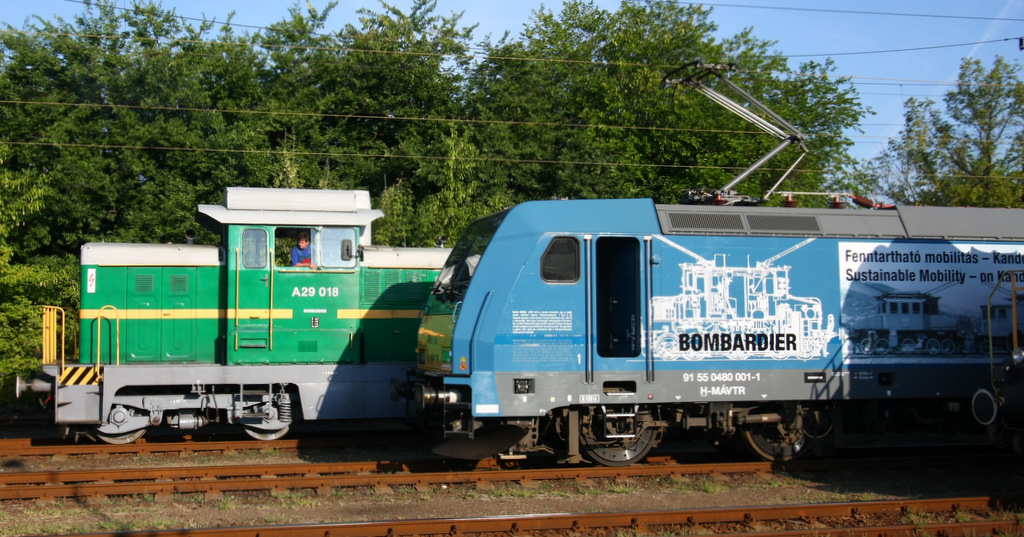 A járműjavító Kisdácsiája már lejárt a Traxxról Dunakeszi állomáson