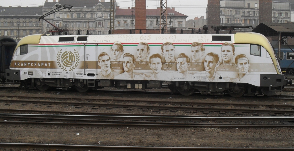 Szlifka Benjámin a Nyugati pályaudvaron örökítette meg a gépet<br>A képre kattintva galéria nyílik