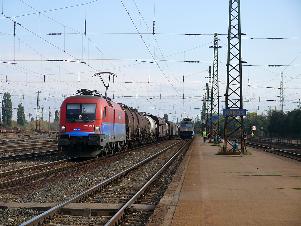 Osztrák tulajdonú cég vonatait osztrák mozdony továbbítja Magyarországon<br>(Kemsei Zoltán felvételei)