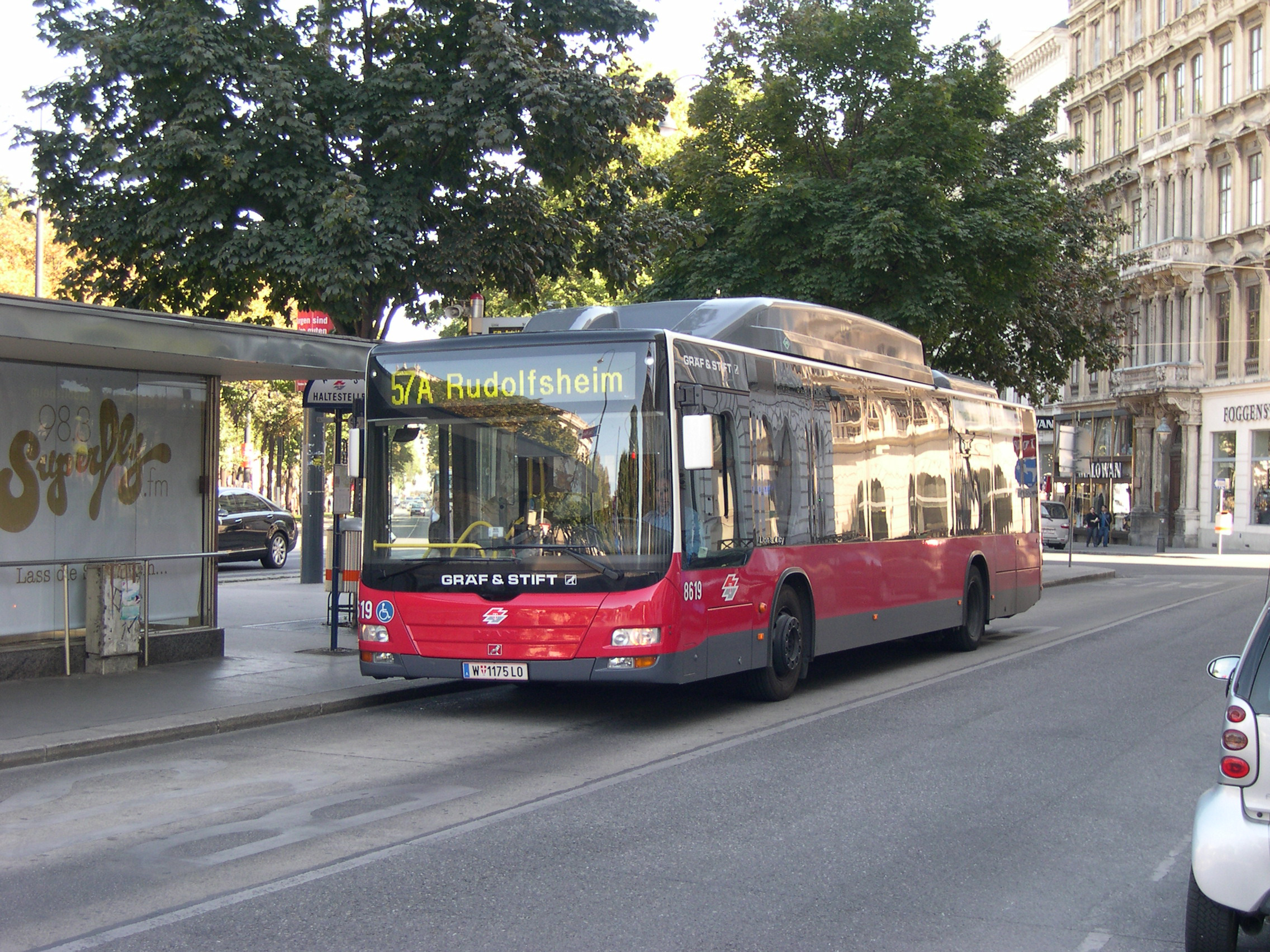 Az uniós tagállamokban sem csak az utasok finanszírozzák a tömegközlekedést<br>(Istvánfi Péter felvétele Bécsben készült)