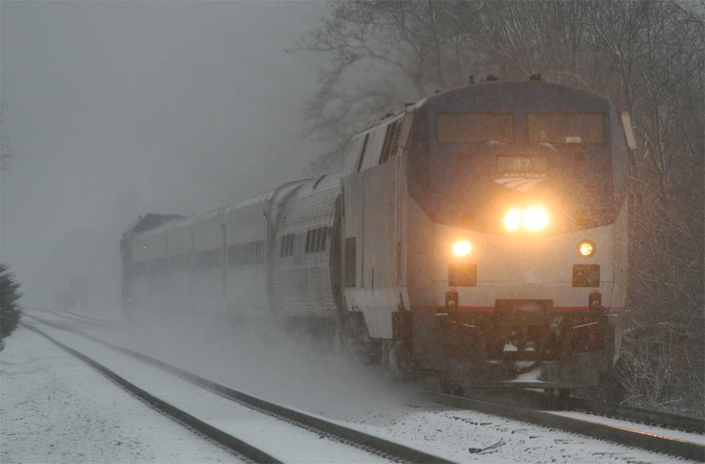 A Blue Water Line vonatai is érintik a felújított szakaszt. A képen a 365. számú vonat halad East Lansing állomás közelében a januári hóban</br>(Gregg Pullano felvétele)