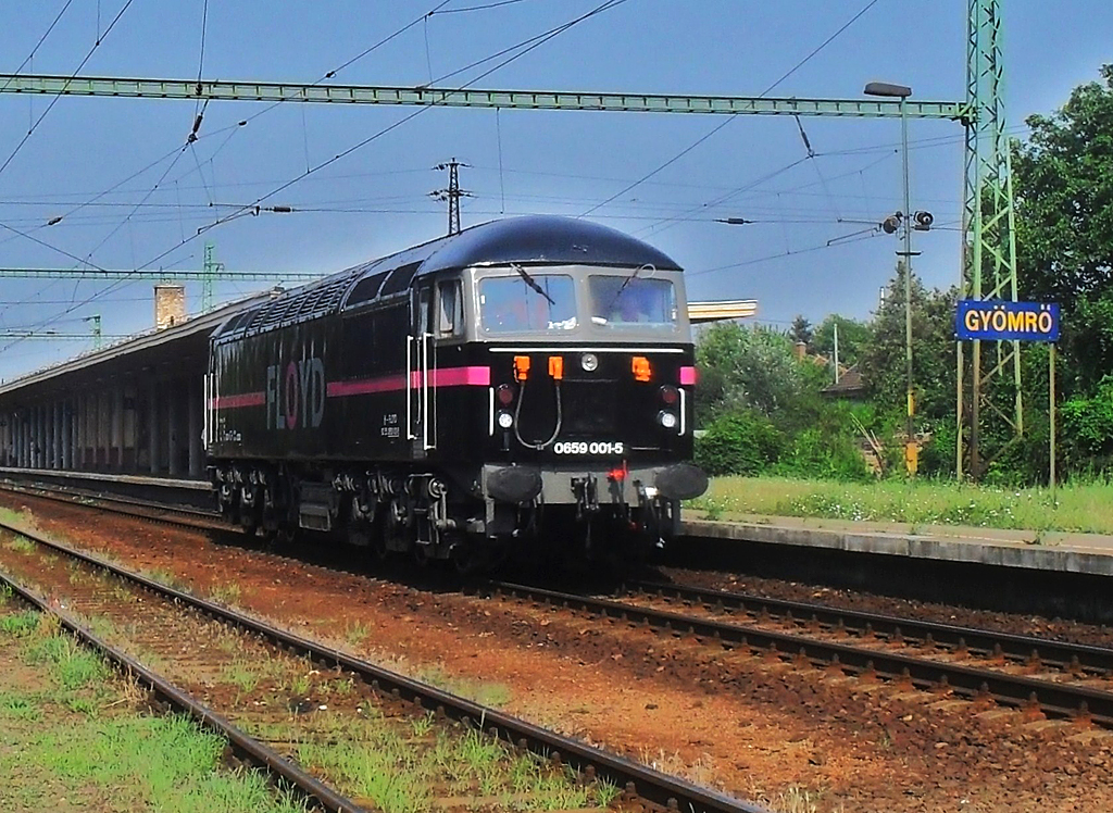 Class 56-os, azaz a 659 001 futópróbája Gyömrőn<br>(fotó: Szlifka Benjámin)