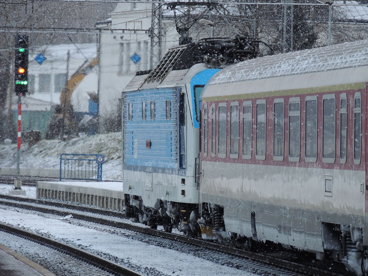 A vonatok még állják a sarat - akarom mondani, a havat!