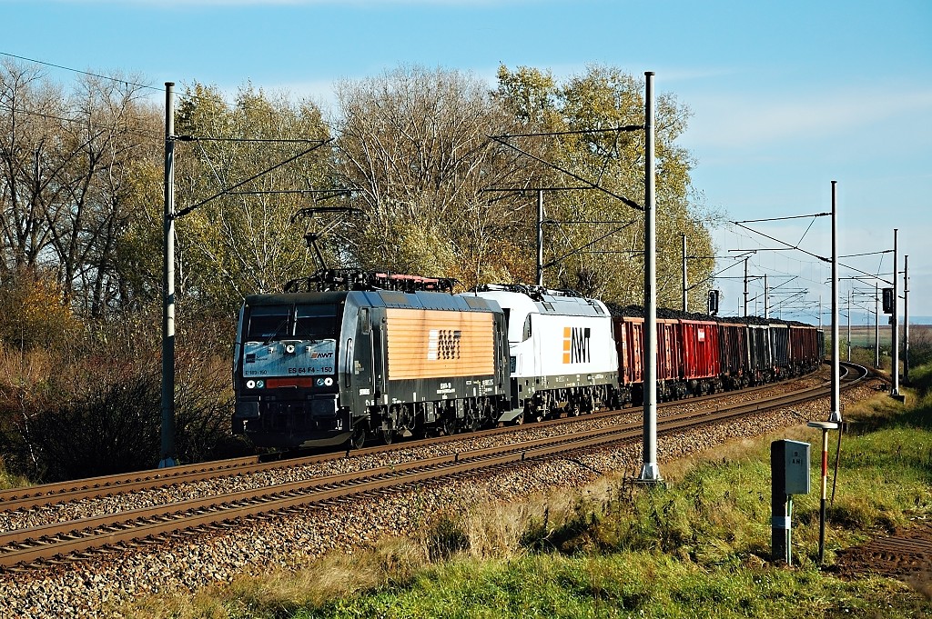 Az AWT magánvasút-társaság tehervonata és mozdonyai Hrušky megálló közelében<br>(fotó: railpage.net)