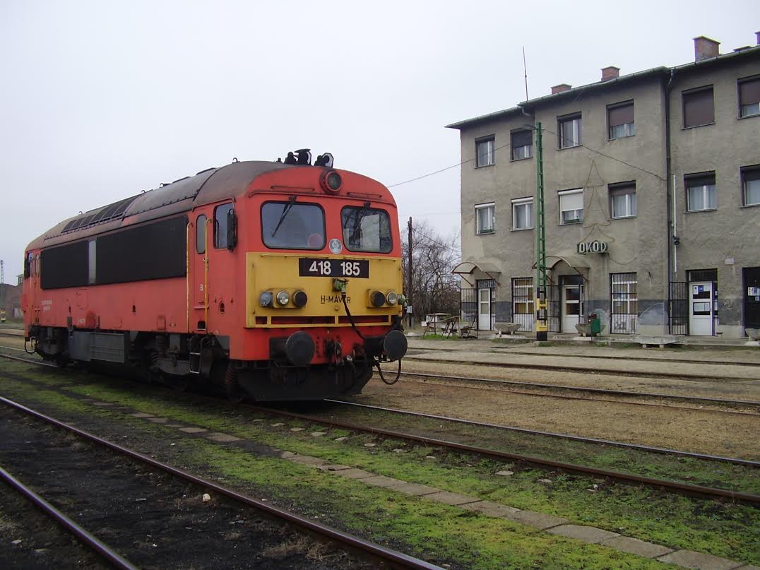 Már a vonata nélkül Tokodon<br>(fotó: Tóth Dávid)