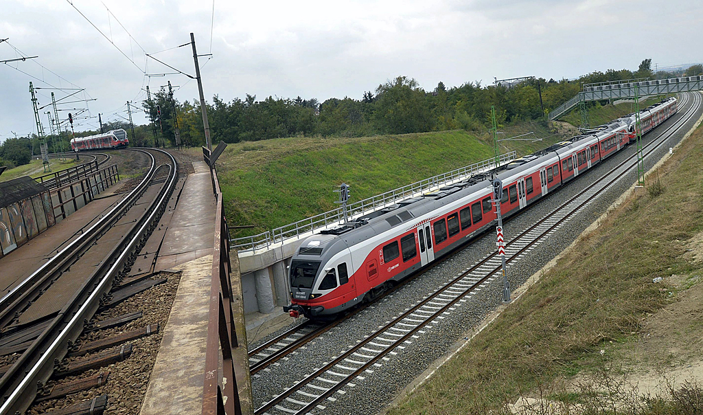 Lassan helyreáll a közlekedés a 30a és a 40a vonalakon is<br>(fotó: MTI/Máthé Zoltán)