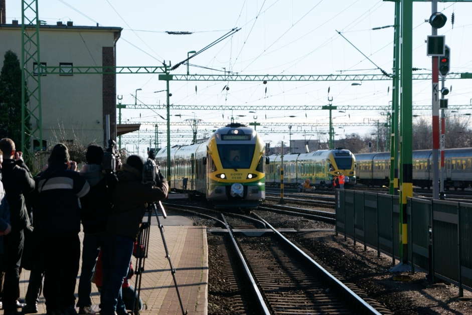 A soproni állomásra érkezik az első Flirt<br>A képre kattintva galéria nyílik!<br>(fotók: Arnold Balázs)