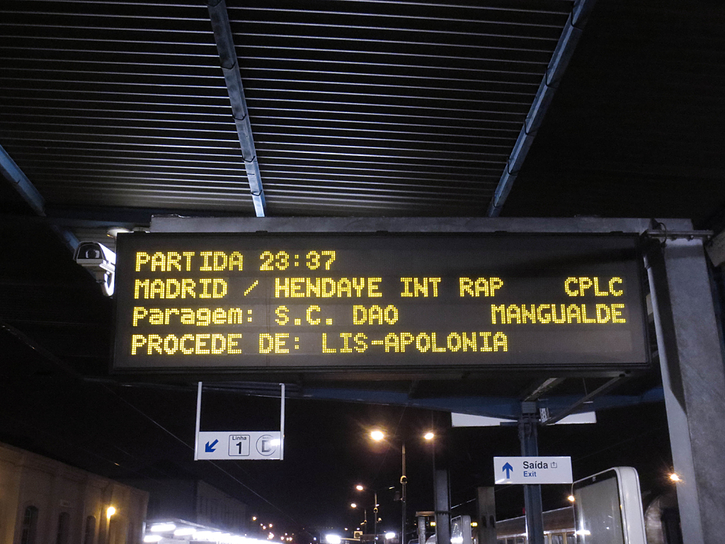Internacional Rapid (CPLC – CP Longo Curso) érkezik Lisszabon-Santa Apolónia felől