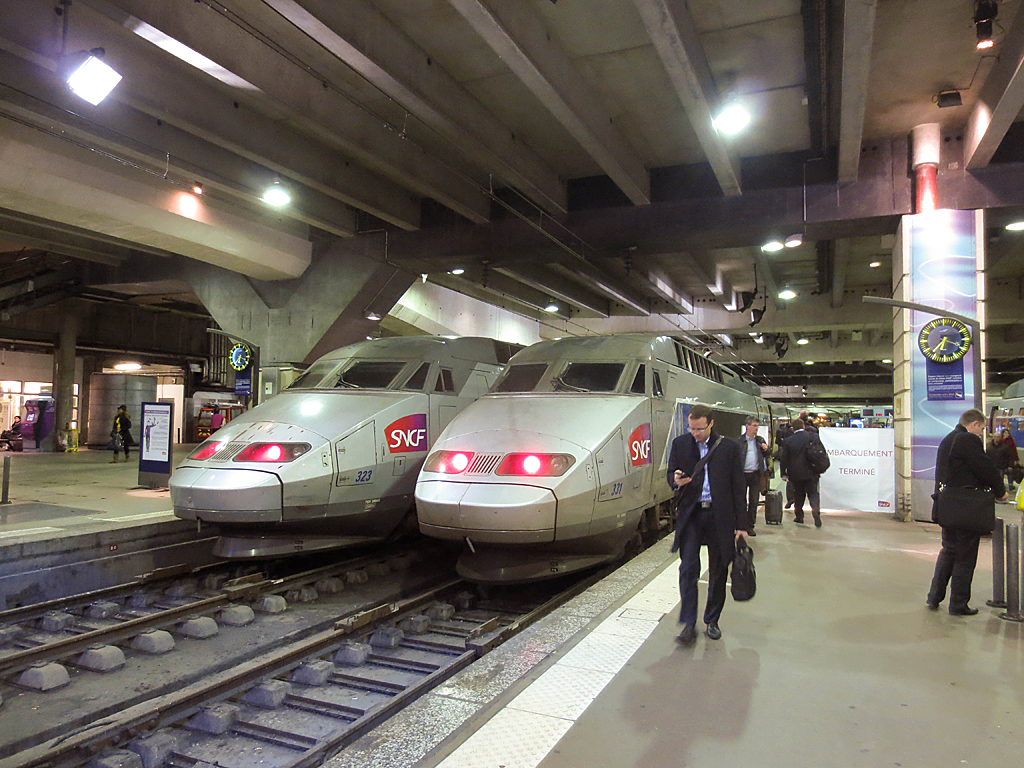 TGV szerelvények Paris-Montparnasse állomáson