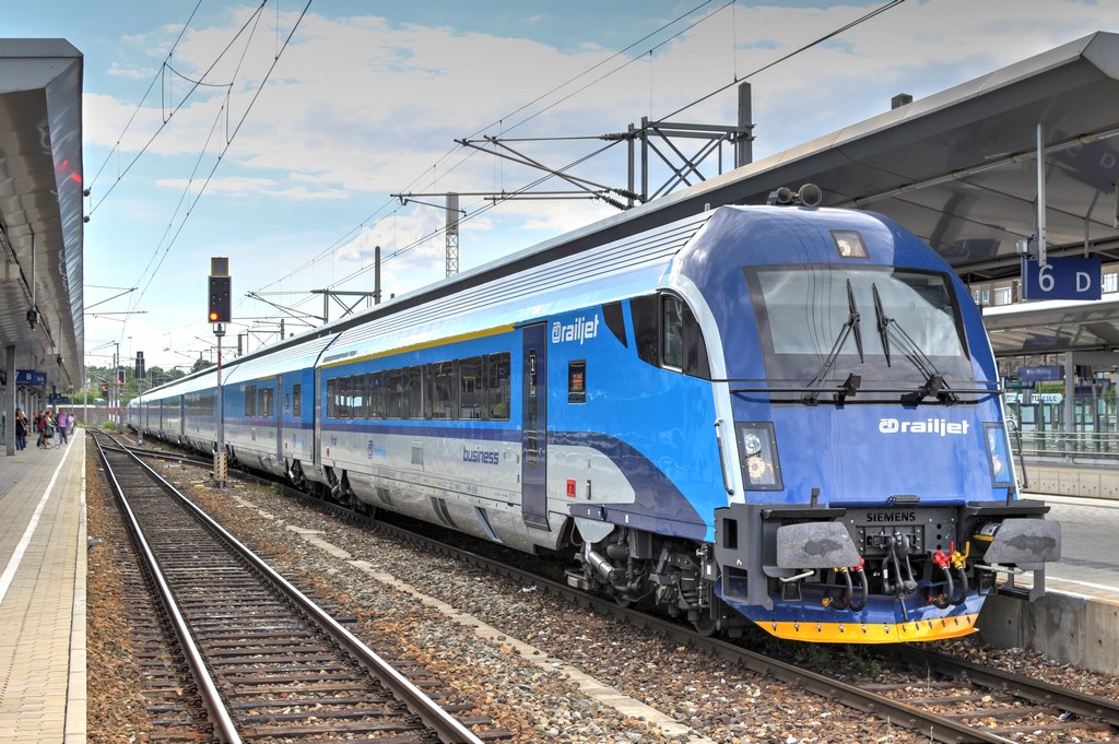 A cseh railjet menetrend szerint Bécsben<br>(fotó: Berky Dénes)