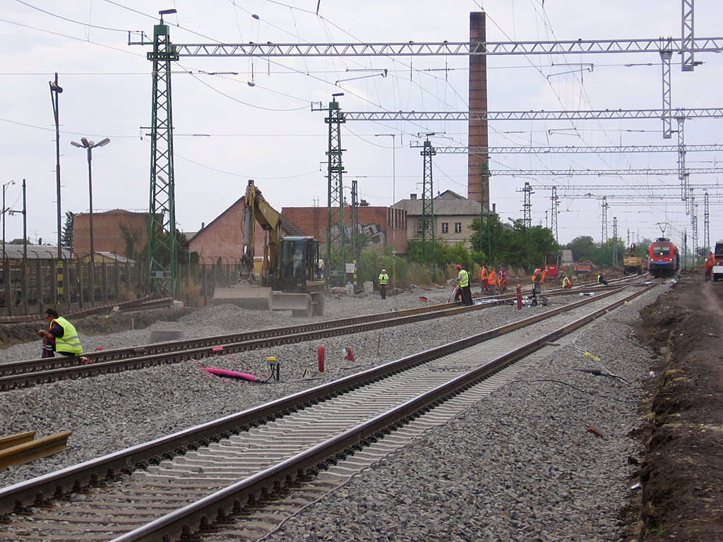 Térközre követték egymást a Rail Cargo Hungaria vonatai<br>A képre kattintva galéria nyílik<br>(a szerző felvételei)