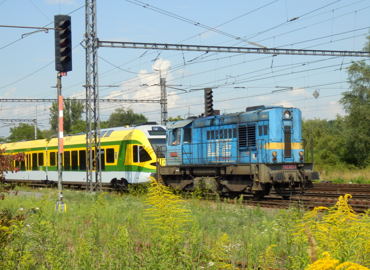 Polanka nad Odrou állomás közelében halad az ötödik GYSEV Flirt<br>(fotó: railtrains.sk)