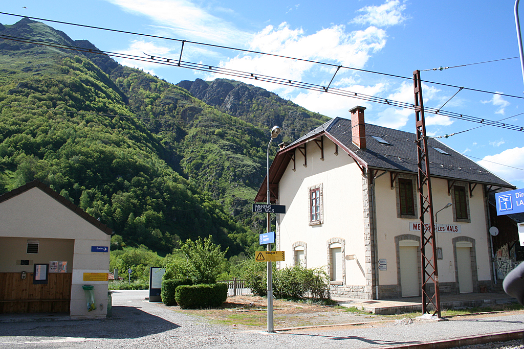 Ax-ból Latour felé haladva az első jelentősebb megálló Merens-les-Vals