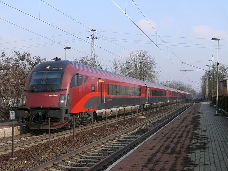 Railjet húz át Törökbálinton – nálunk nem is mehetne 230-cal<br>(fotó: Kemsei Zoltán)