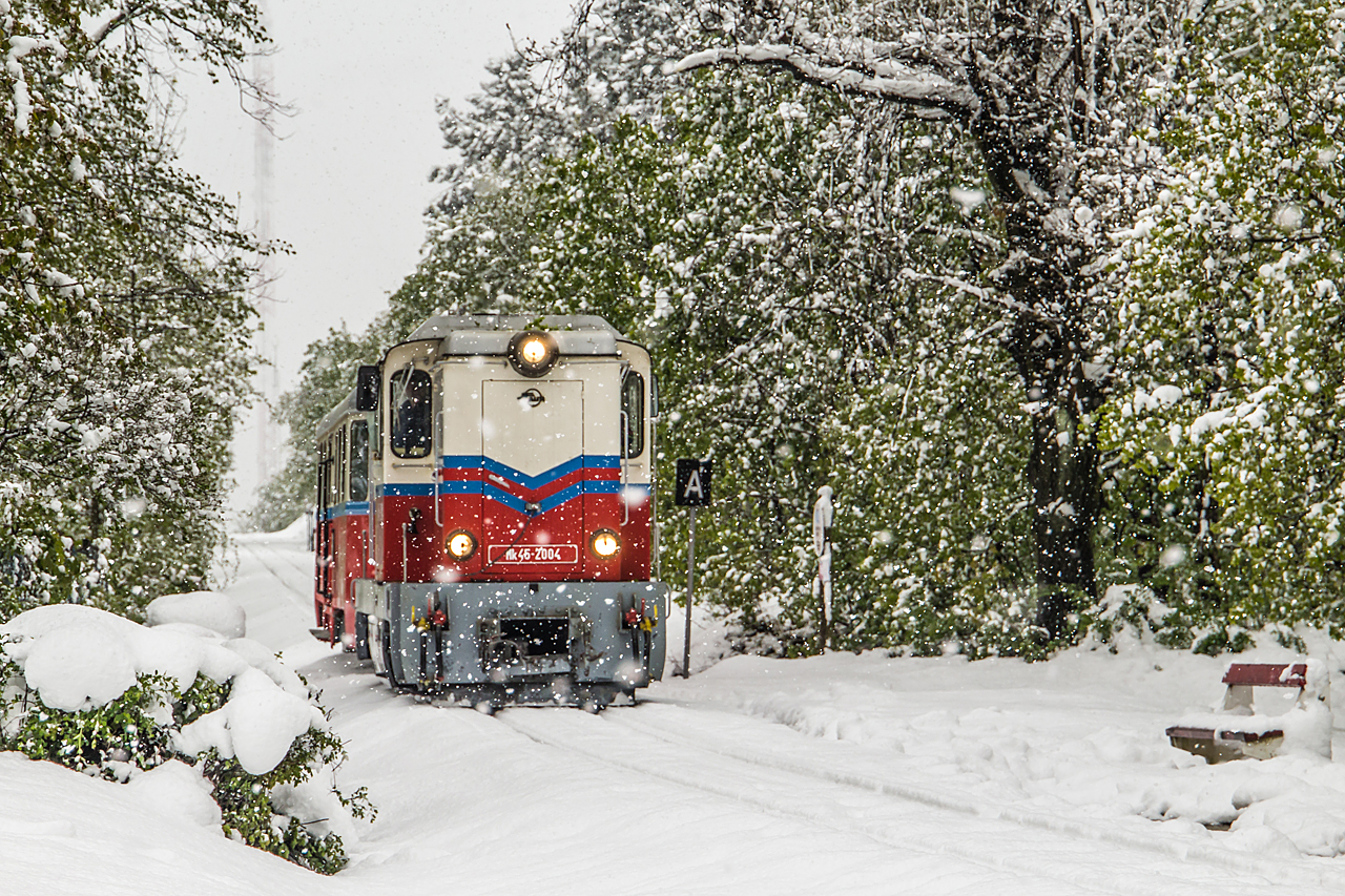 A Gyermekvasút közlekedett a havazás idején is, bár a hegyi buszjáratok és a Fogas forgalomkorlátozása miatt nehezen lehetett megközelíteni<br>(fotó: Stahl Csaba)